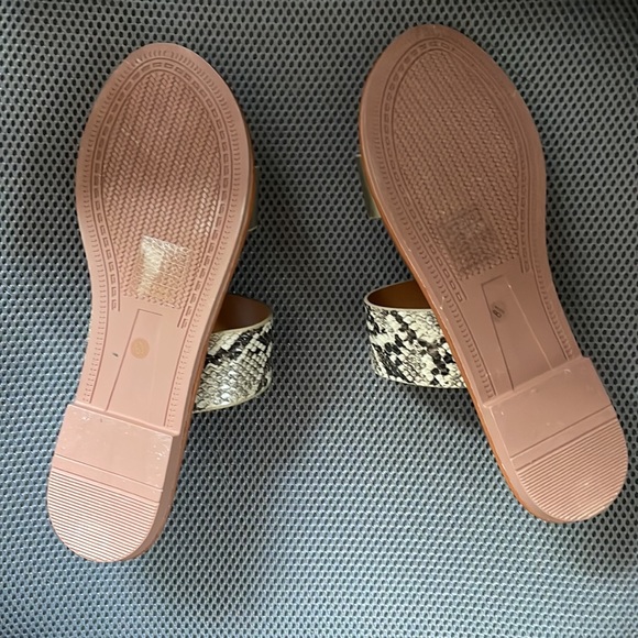 Snakeskin gold slides - Picture 2 of 2